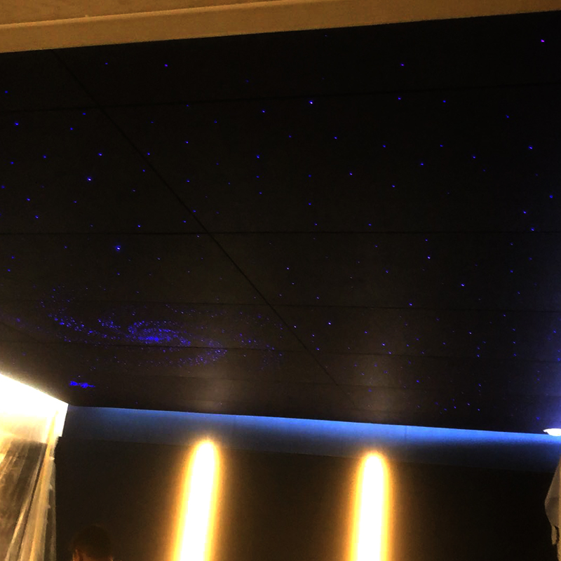 Plafon înstelat romantic din fibră optică pentru camera de zi Cinema dormitor strălucitor strălucitor cer de noapte în stele întunecate pentru decorarea interioară Plafon înstelat romantic din fibră optică pentru camera de zi Cinema dormitor strălucitor strălucitor cer de noapte în stele întunecate pentru decorarea interioară